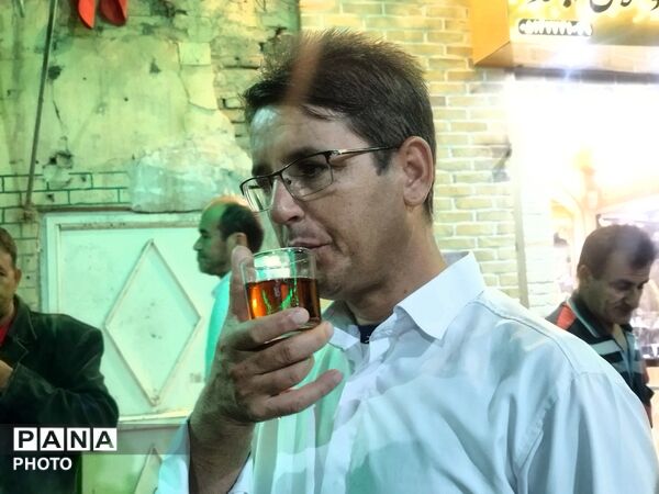 میزبانی در مسیر اجتماعات؛ فعالیت چایخانه حضرت زهرا (س)