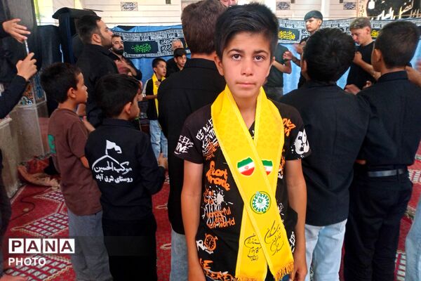 شور حسینی نوجوانان پیشتاز ارسنجانی در سوگواره «احلی من العسل»