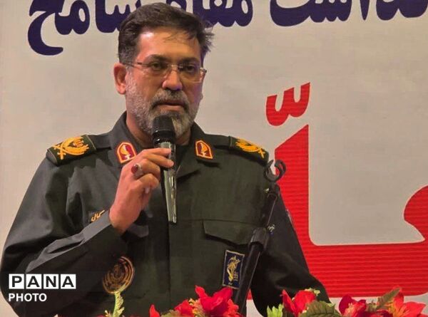 تقدیر از معلمان برتر و بازنشستگان نمونه به مناسبت هفته معلم