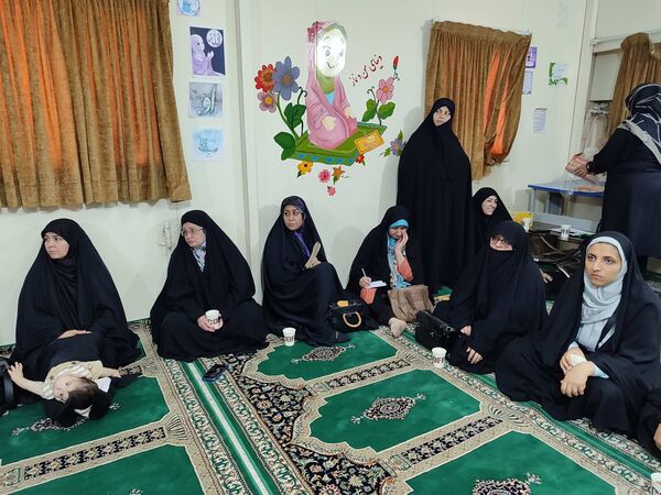 برگزاری جلسه آموزش خانواده در دبستان شاهد حاج تقی آقا بزرگ مشهد