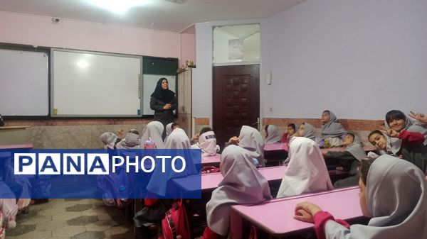 آموزش پدافند غیرعامل در دبستان نیایش