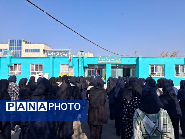 آموزش انواع دست ها و گره های پیشتازان در دبیرستان دخترانه فاطمیه