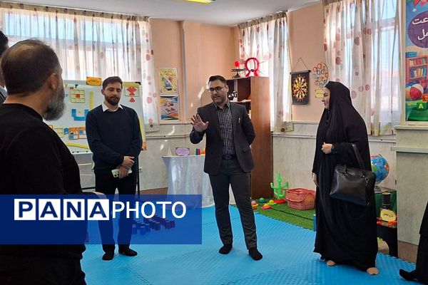 بازدید مسئولان آموزشی مقطع ابتدایی از طرح جابر بن حیان در دبستان ایمان
