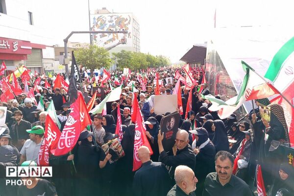  هم صدا با هم در تشییع رهبر شهید