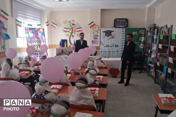 جشن شکوفه‌ها در دبستان بنی‌هاشمی شهرستان رباط‌کریم
