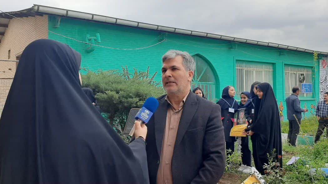 دانش‌آموزان سفیران سلامت در پویش کاشت نهال هستند