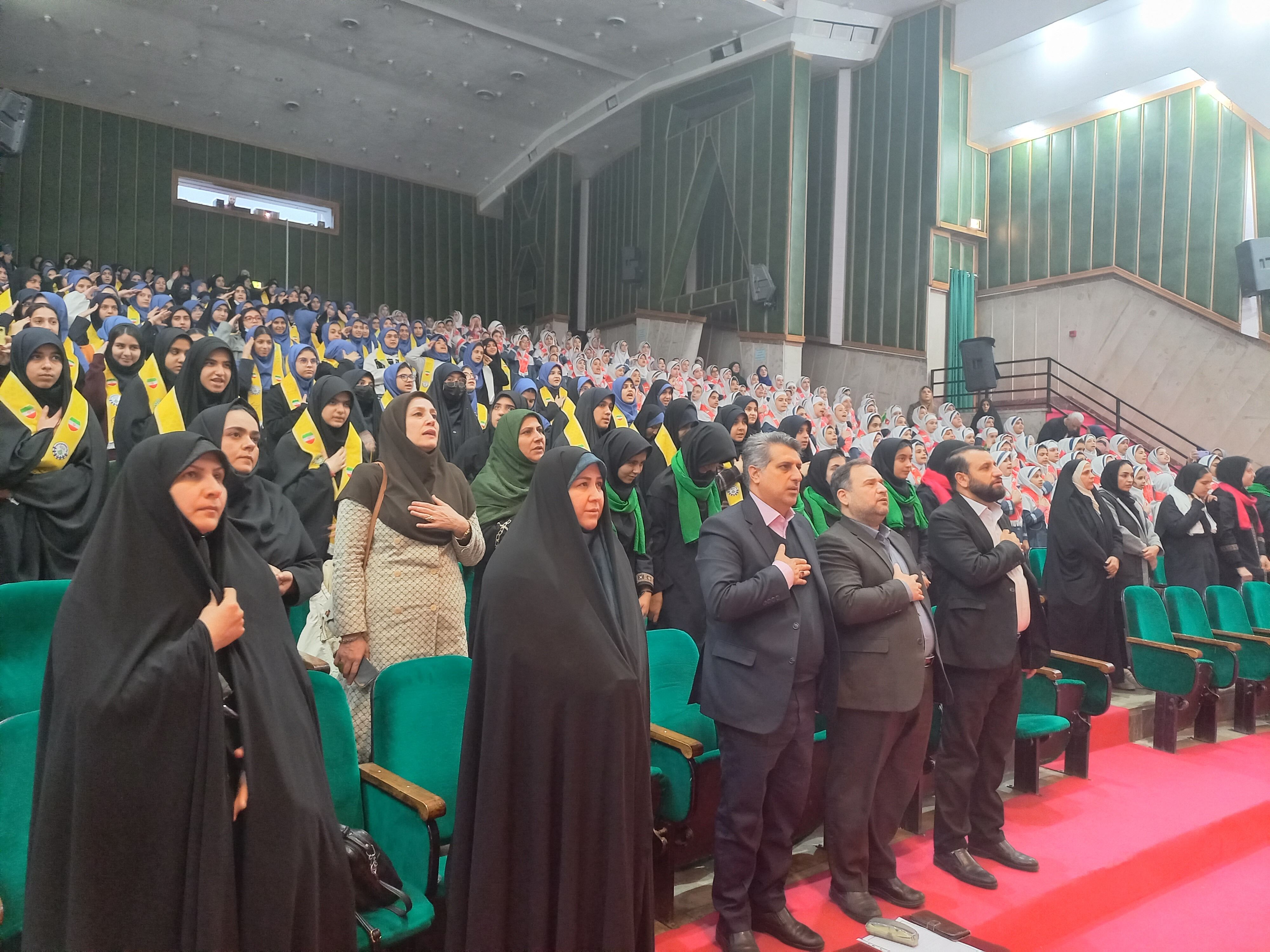 جشن «یاوران انقلاب» شهر تهران با محوریت همدلی، نشاط و نقش‌آفرینی دانش‌آموزان