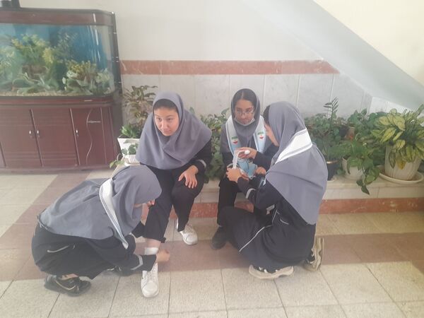 بیست و هفتمین مانور سراسری زلزله در دبیرستان نمونه وکیلی ۱۰