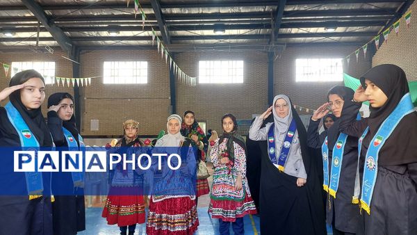 همایش «یاوران انقلاب» و «پیشتازان مقاومت» و آیین نواختن زنگ انقلاب در شیروان برگزار شد
