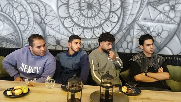 نشست فرماندار محمودآباد با اعضای شورای دانش‌آموزی 