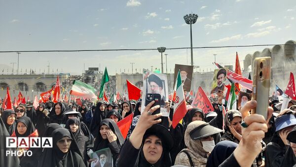  تهران در سوگِ رهبر شهید ایستاد