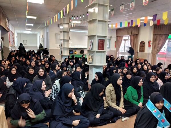 جشن نیمه‌شعبان در دبیرستان شاهد ارض اقدس ناحیه۳ مشهد