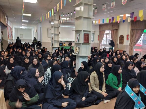 جشن نیمه‌شعبان در دبیرستان شاهد ارض اقدس ناحیه۳ مشهد