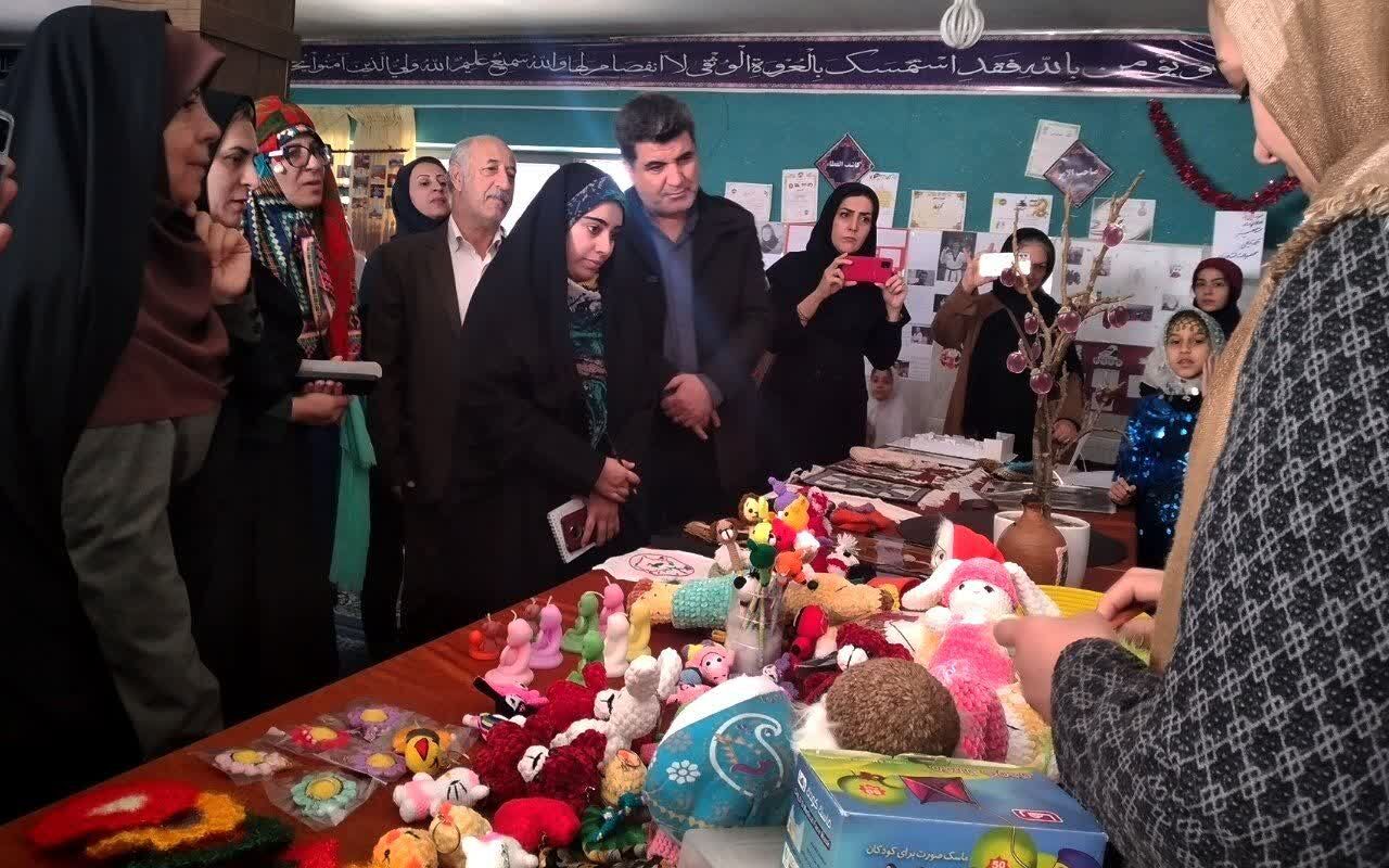 جشنواره البرزشناسی در مدرسه لاله‌های انقلاب