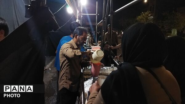 موکب شهدای روستای آهوان در نود و هشتمین شب از اجتماعات مردمی 