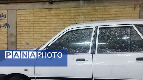 گذری بر دقایق اول بارش برف پاییزی در نیشابور 