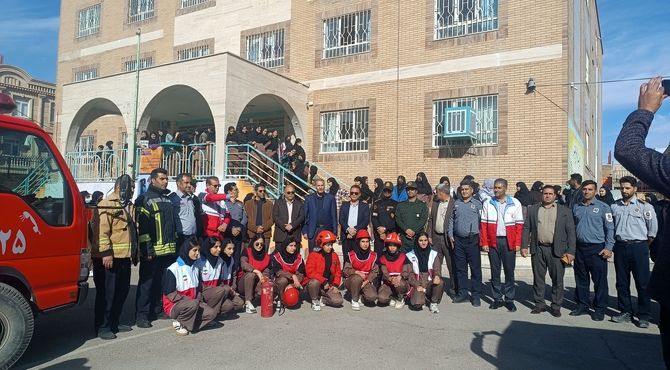 بیست‌وهفتمین مانور سراسری زلزله در مدرسه دکتر حسابی نورآباد
