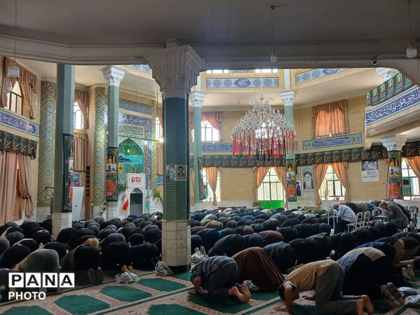 مصلای باخرز میزبان نمازگزاران ولایتمدار