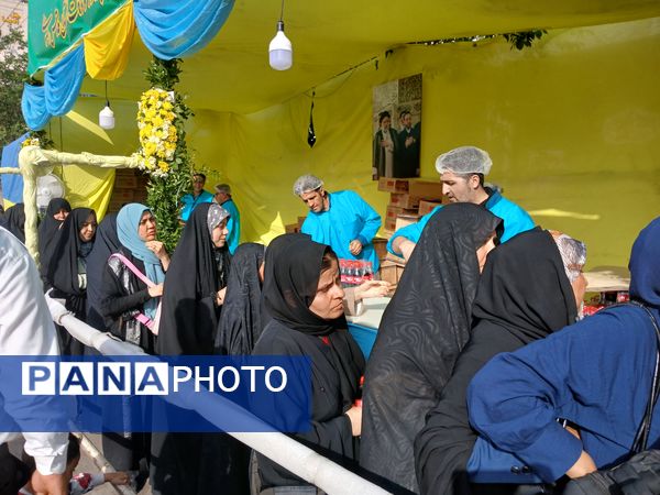 موکب بزرگ شرکت نان قدس رضوی در روز شریف ولادت امام رضا (ع)