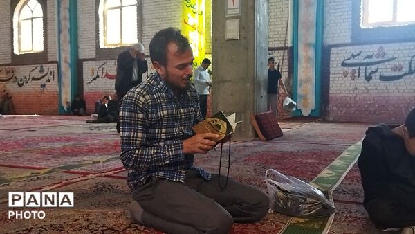 قرائت دعای استغاثه به امام زمان (ع) در مسجد جامع نیشابور 