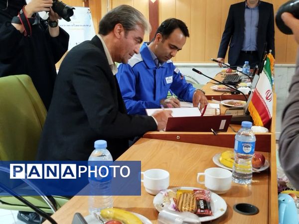 امضای تفاهم‌نامه توسعه هنرستان‌های جوار صنعت در خراسان رضوی