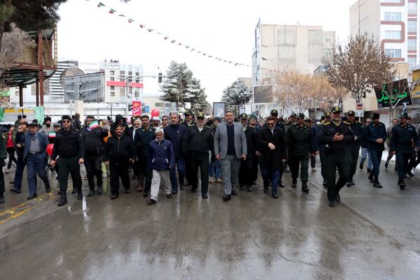 نغمه‌های انقلاب در راهپیمایی ۲۲ بهمن