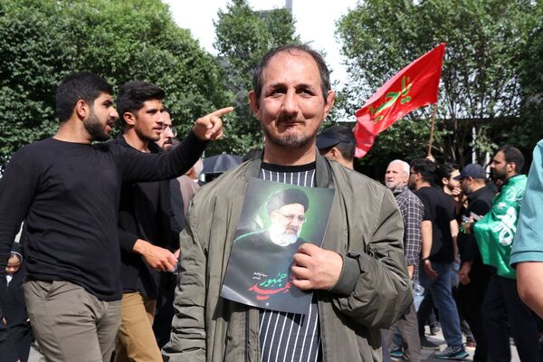 وداع تاریخی مشهدی‌ها با خادم‌الرضا؛ شهید جمهور