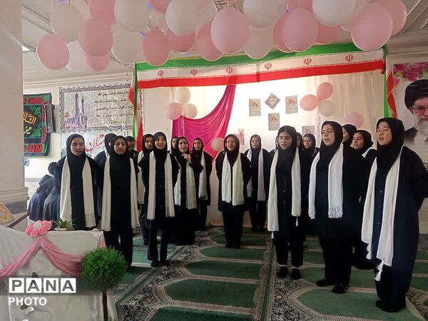گرامیداشت روز پرستار در دبیرستان سید احمد فاتحی یک قم