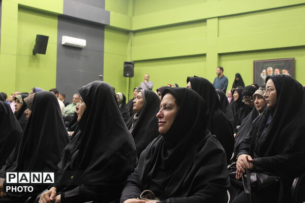 تقدیر از مدیران، معاونان و مدیران فعال قرآنی در آیین اختتامیه چهل‌وچهارمین مسابقات قرآن، عترت و نماز شهرستان اسلامشهر 