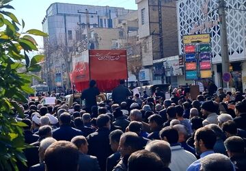 تشییع شهید مصطفی بیرانوند با حضور پرشور مردم لرستان 