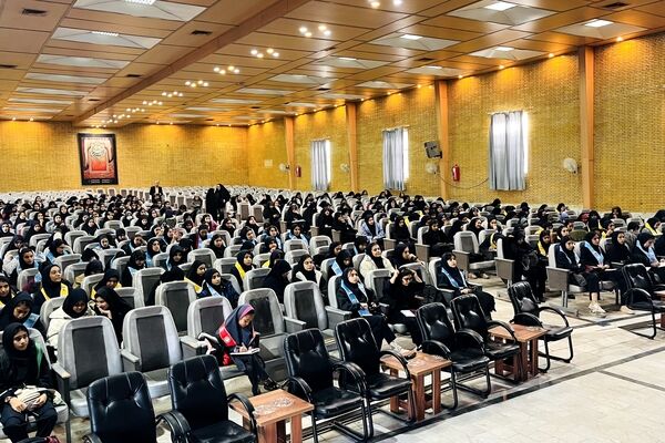 آغاز راه خبرنگاری برای دختران کرمانی