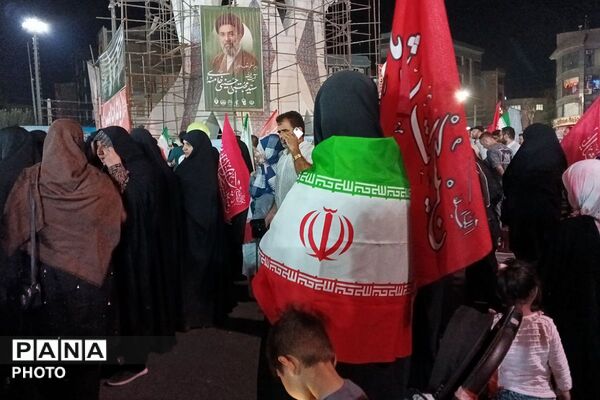باز هم حضور پرشور و باشکوه مردم شهرستان قدس امشب درمیدان امام خامنه‌ای 