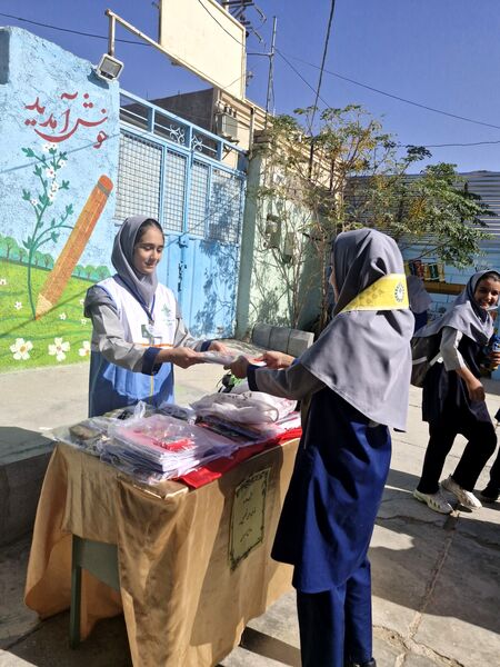 جشن عاطفه‌ها در دبیرستان افق خواف 