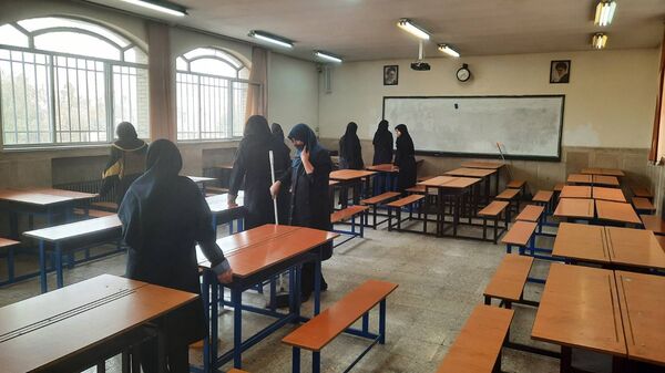 ضیافت افطاری در دبیرستان هیات امنایی فیض کاشانی