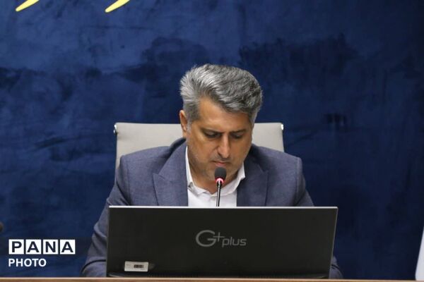 آیین تجلیل از مدیران مدارس تمام تشکیلاتی و مدیران سازمان دانش آموزی مناطق ۱۹ گانه تهران 
