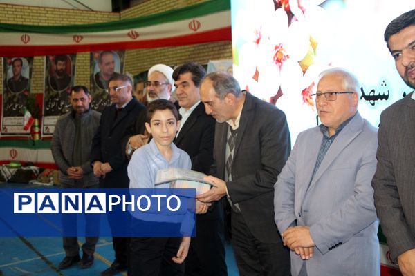 یادواره شهدای جنگ تحمیلی ۱۲ روزه در دبیرستان شاهد سالارشهیدان(ع)