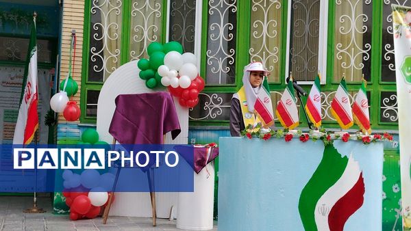  طنین زنگ انقلاب در مدرسه «طوبی» ناحیه ۶ مشهد