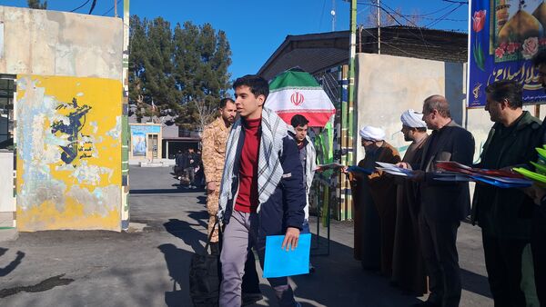 اعزام دانش‌آموزان پسر آشخانه به راهیان نور 