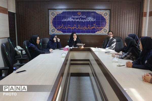 نشست مسئولان با خبرنگاران پانا ورامین