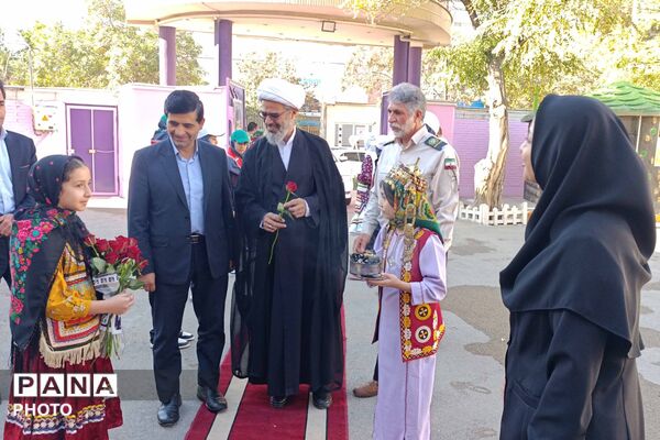 تقسیم مهربانی با شور عاطفه‌ها در مدارس خراسان شمالی