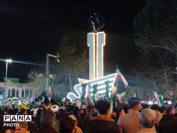 تجمع عظیم مردم عزادار شهرستان مراغه در میدان طلوع فجر 
