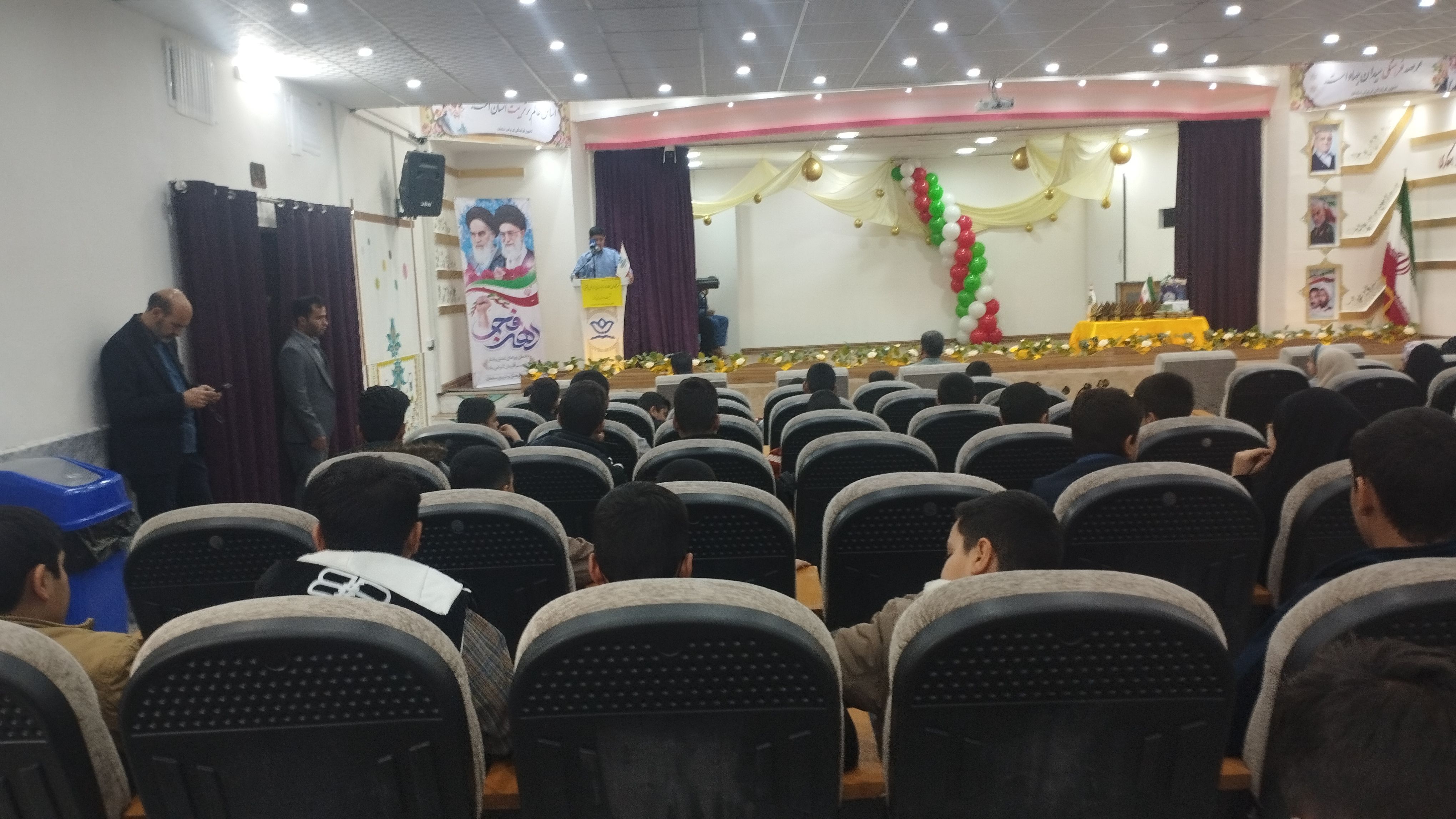 همایش خبرنگاران پیام آوران فجر و امید در شهرستان خلیل‌آباد