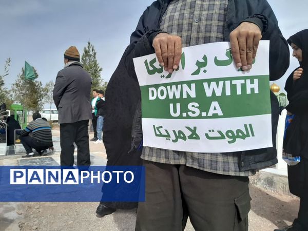 حضور مردم روستای دهشیر شهرستان تفت در راهپیمایی ۲۲ بهمن