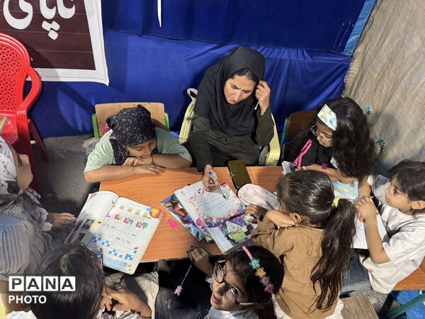 در شبِ سه‌شنبه، ۲۲ اردیبهشت، شهر با حضور پرشوق مردمانش جانی تازه گرفت