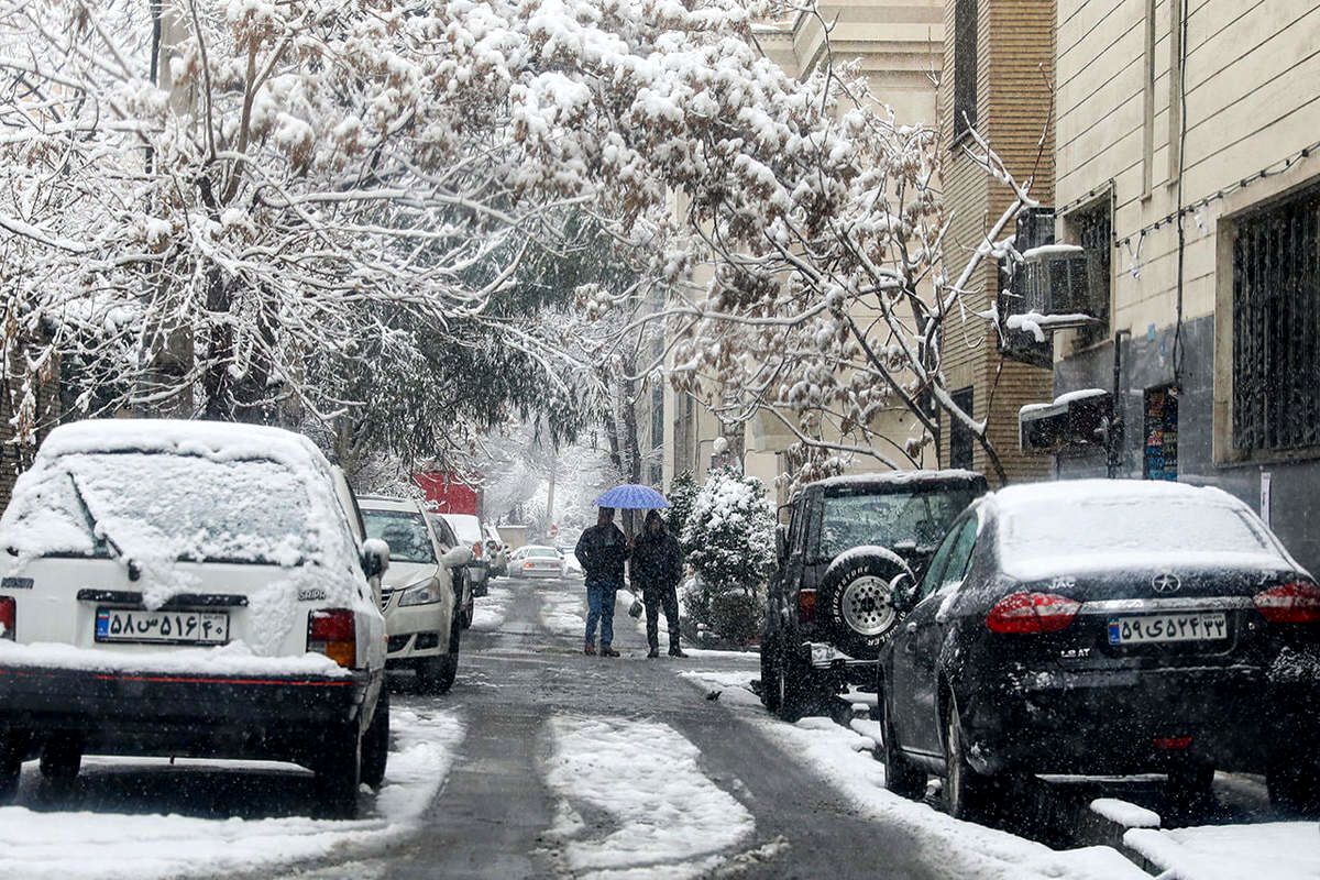 بارش برف در محورهای شمالی پایتخت