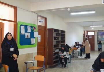 برگزاری آزمون نهایی در دبیرستان دخترانه زمزم 
