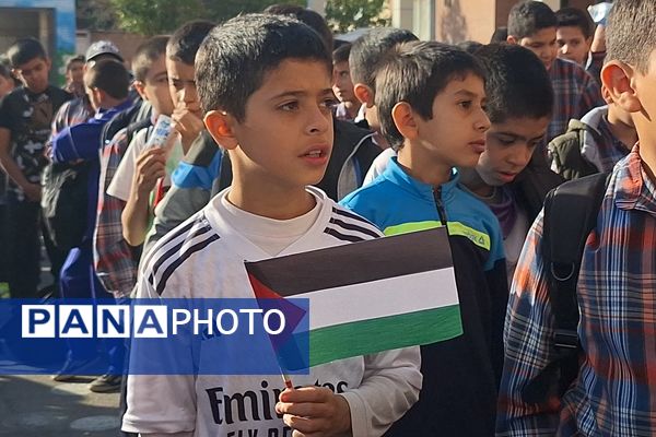 دانش آموزان شیرازی جنایات اسرائیل را محکوم کردند