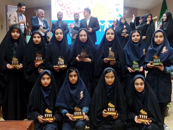 چهاردهمین جشنواره نوجوان سالم و یاریگران زندگی