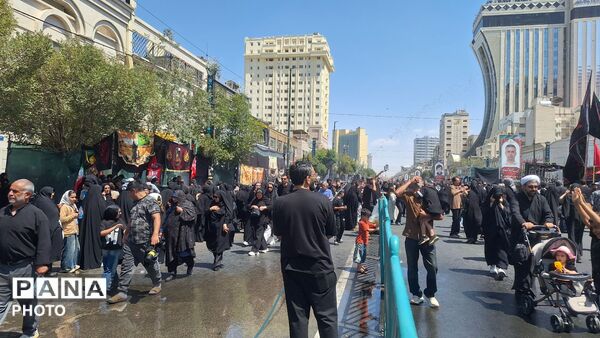 خیابان‌های منتهی به حرم، مملو از زائران رضوی
