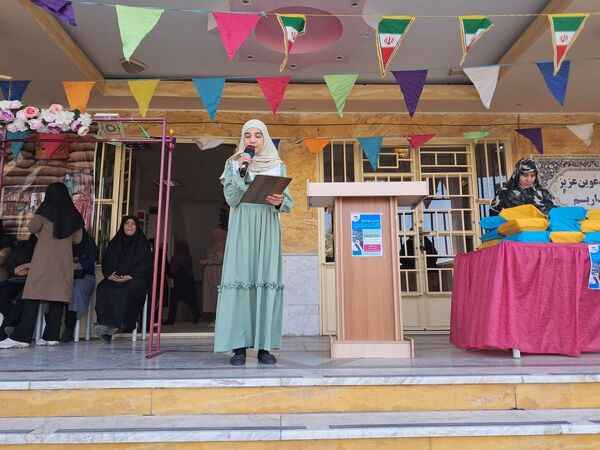 جشن جوانه‌ها در دبیرستان هیات امنایی حضرت معصومه(س) ناحیه 4 کرج 